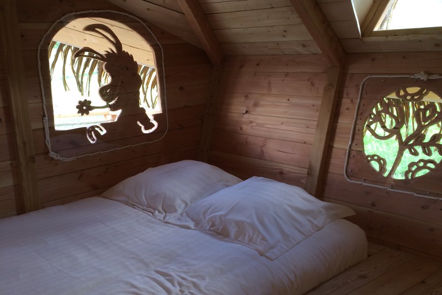 Cabane dans les arbres 38890 Vignieu Cabane dans les arbres 38890 Vignieu