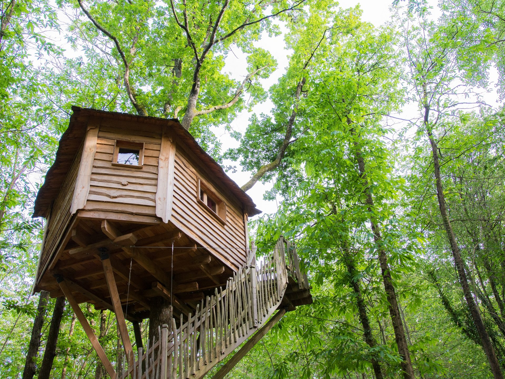 Cabane dans les arbres Brin de Folie Cabane dans les arbres Brin de Folie