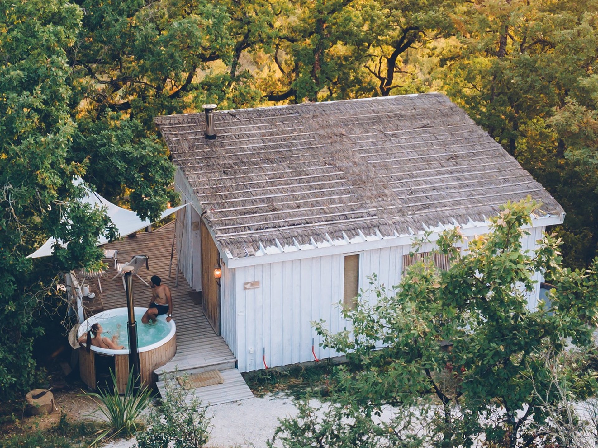 Cabane Dans Les Arbres Midi Pyrenees Occitanie Cabane Et Spa Tropicabana