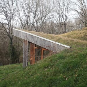Cabane Les cabanes autour du tilleul