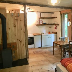 Cabane Petite cabane en terre-paille