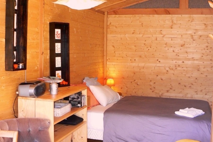 Cabane sur pilotis 30450 Chambon Cabane sur pilotis 30450 Chambon