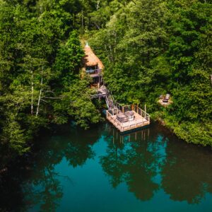 Cabane sur pilotis Cabane Spa Merveille