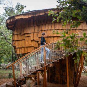 Cabane sur pilotis Cabane perchée l'Envol du Phénix