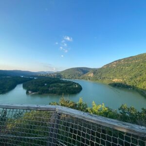 Cabane sur pilotis La Genévrière