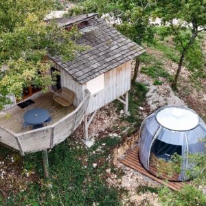 Cabane sur pilotis La Pinède  et  SPA partagé