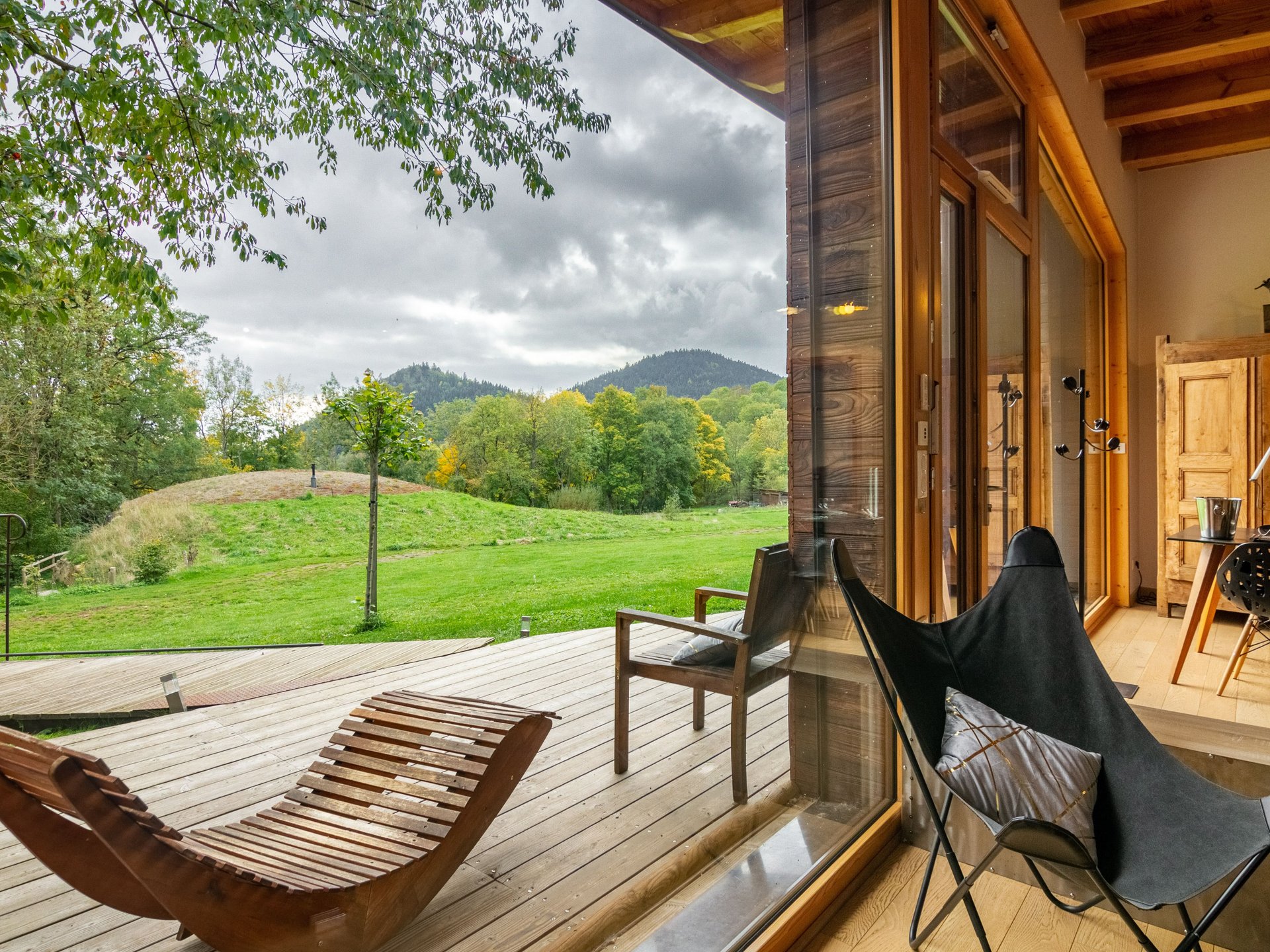 Cabane végétalisée La Bulle de Pierre avec Spa privatif - Ecolodge au milieu des volcans Cabane végétalisée La Bulle de Pierre avec Spa privatif - Ecolodge au milieu des volcans