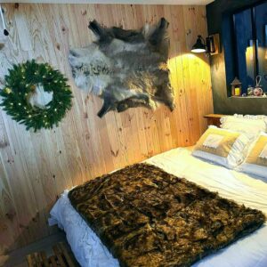 Chambre à thème Chalet Romantique Spa  et  Ciné Privé / 10 min centre