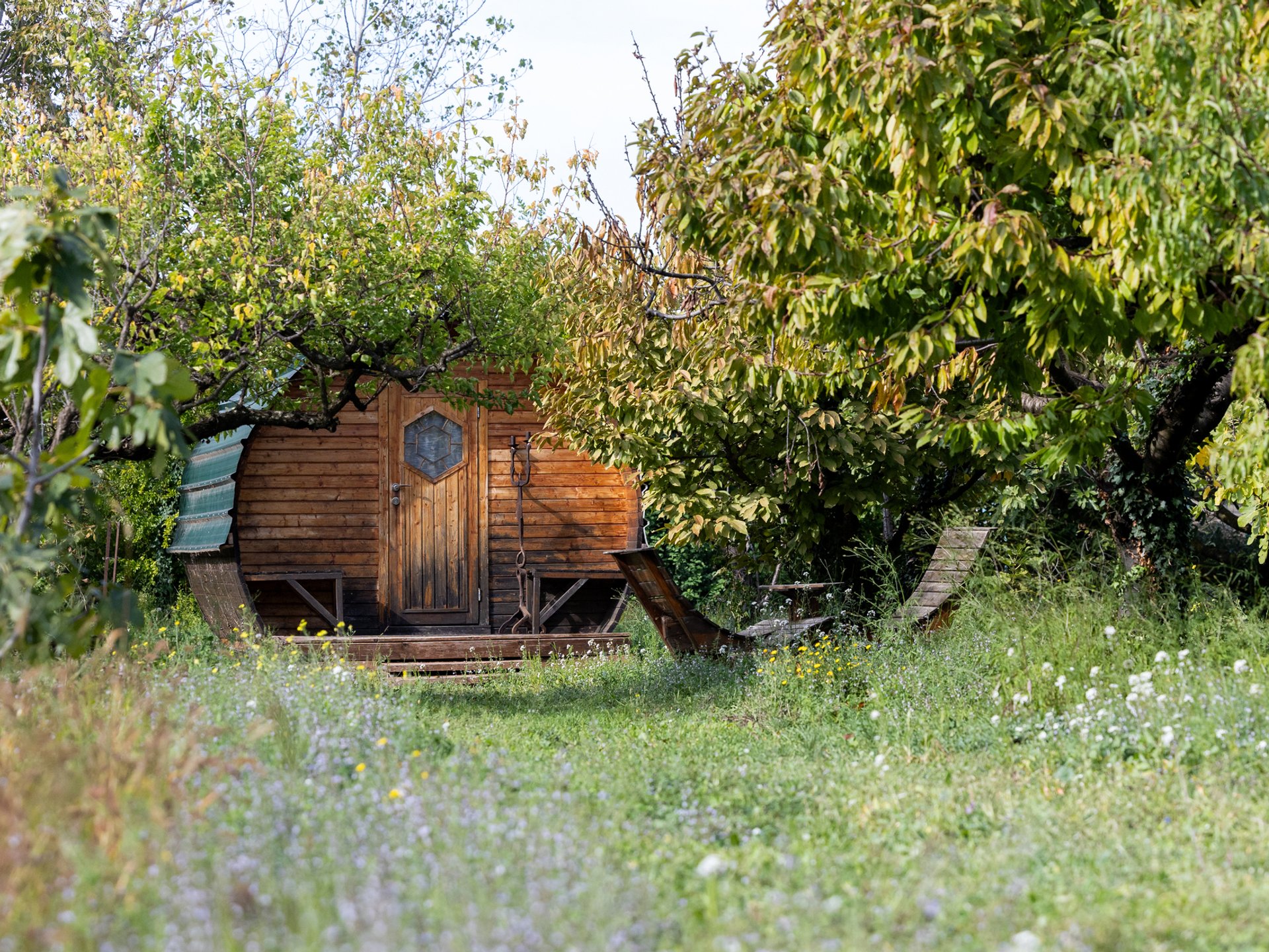 Tonneau Le Tonneau du Nid'Oiselet - au coeur d'une ferme en Provence Tonneau Le Tonneau du Nid'Oiselet - au coeur d'une ferme en Provence